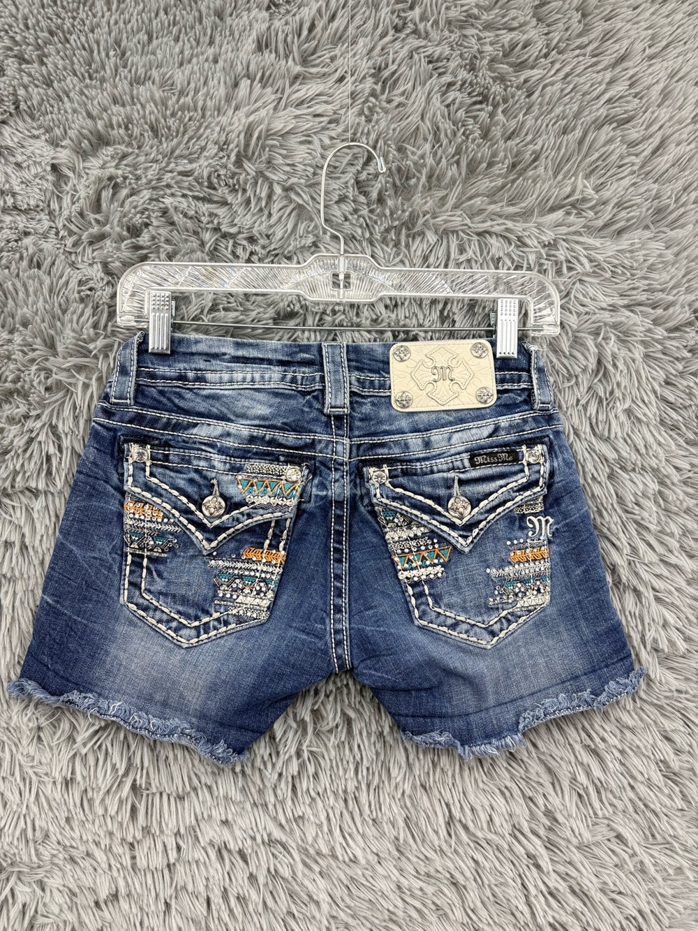 Miss Me Shorts Womens 26 Aztec Embroidered Denim Southwestern Fray Hem JE5992H3